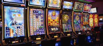 h5.y239 live croupier conducting American Roulette spin with multi-camera feed